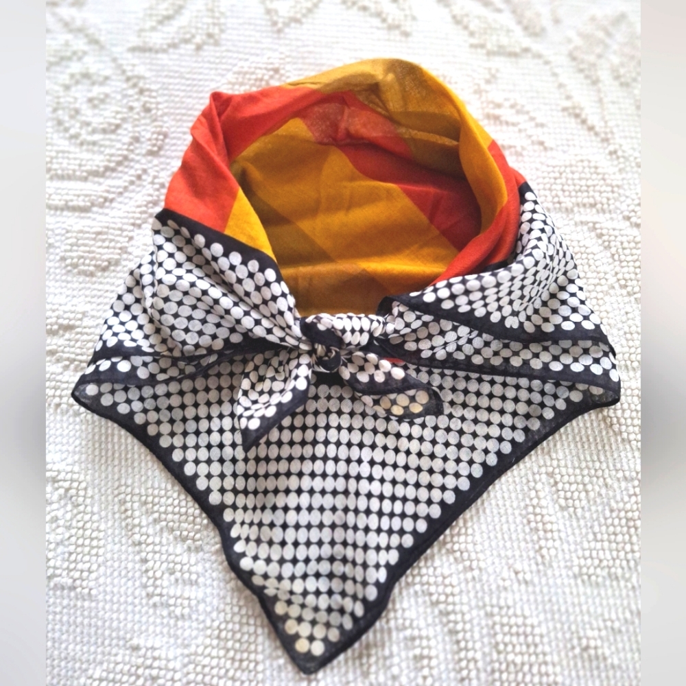Vintage scarf 21" square